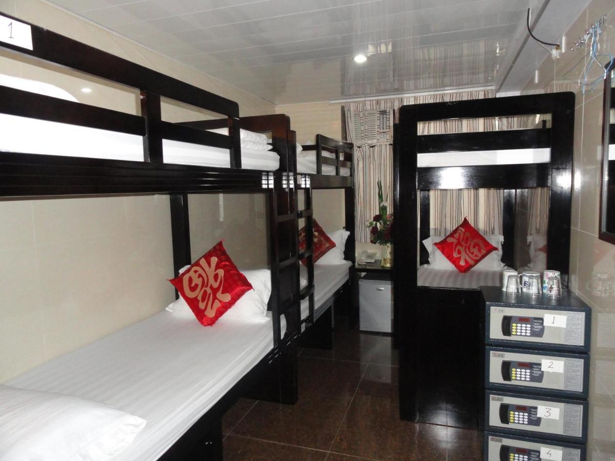 Hostel 16 Paris Guest House Block E Reception 10Th Floor Hong Kong Exterior photo