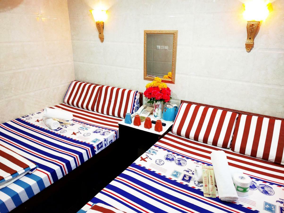 Hostel 16 Paris Guest House Block E Reception 10Th Floor Hong Kong Exterior photo